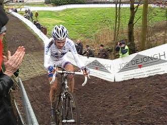 Neils Albert crushing the Espoirs