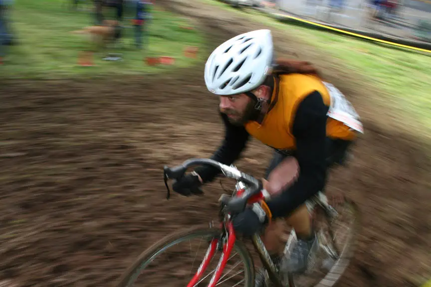 some real racing took place - in the b/single speed race, by Andrew Yee