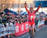 Specialized's Todd Wells takes the win. © Joe Sales