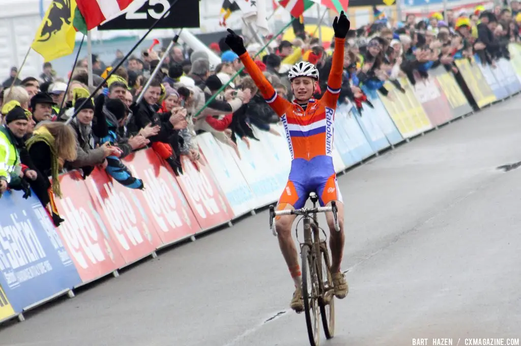 TBT: Mathieu van der Poel and Wout Van Aert's 2012 Worlds Battle in  Koksijde - Cyclocross Magazine - Cyclocross and Gravel News, Races, Bikes,  Media