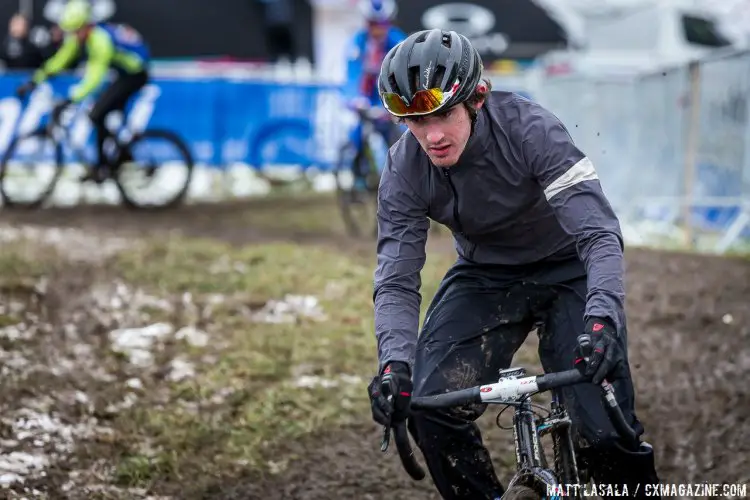 Zach McDonald is finding the sloppy conditions to his liking. © Matt Lasala / Cyclocross Magazine