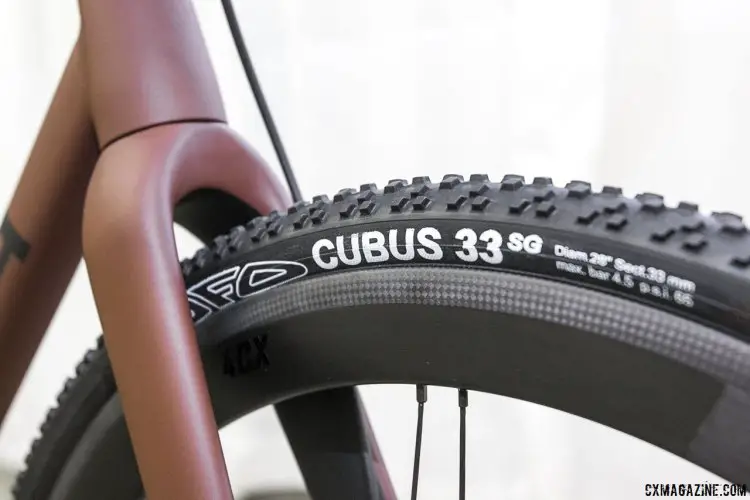 The REPETE Cyclocross Bike has a Columbus CX fork, and the build at NAHBS 2015 was complete with Czech-based Tufo tubulars. © Cyclocross Magazine