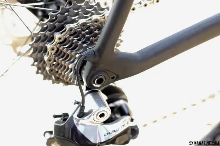 Internal Di2 wires or rear cables, plus 142x12mm thru axle. 2016 Felt Bicycles cyclocross bikes. © Cyclocross Magazine