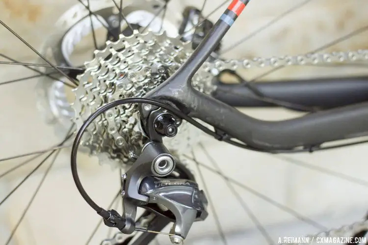 GT Grade Carbon uses a Shimano Ultegra 22-speed drivetrain, still committed to the range with loads of different gears for gravel. © A. Reimann / Cyclocross Magazine