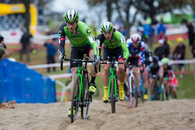 The Cannondale p/b Cyclocrossworld.com duo of Curtis White and Stephen Hyde kept the pace high at the start and strung out the field.