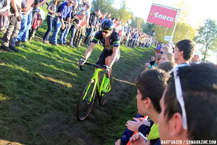 Sven Nys fell victim to a late-race mechanical—what appeared to be a broken derailleur. © Bart Hazen