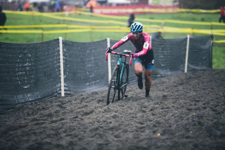 Cyclocross Magazine Issue 30 interviewee, Courtenay McFadden, runs through the sand. She would finish fifth. © Derek Blagg