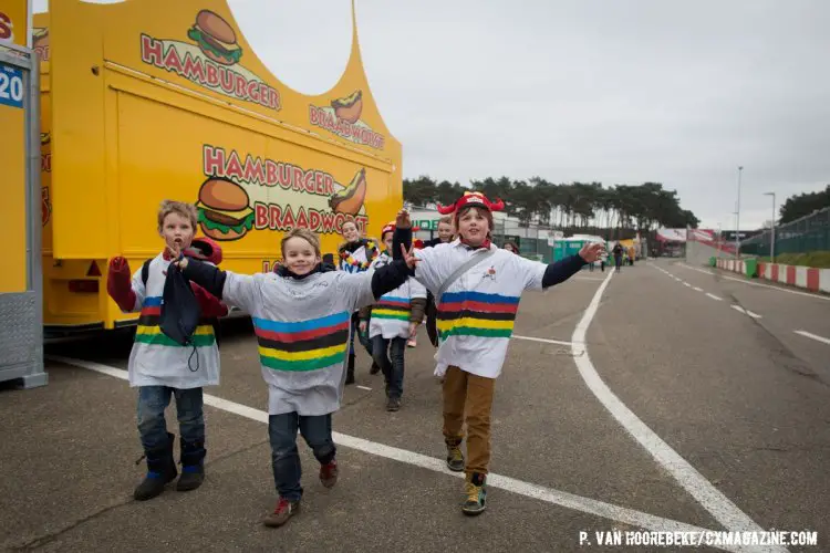 World Championship fans come in all ages. Course Inspection. 2016 UCI Cyclocross World Championships. © P. Van Hoorebeke/Cyclocross Magazine