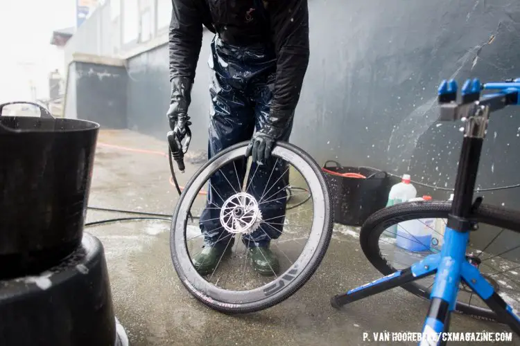 Tire and air pressure decisions are a big part of course inspection day. 2016 UCI Cyclocross World Championships. © P. Van Hoorebeke/Cyclocross Magazine