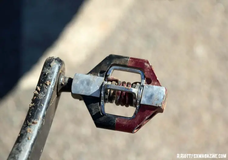 The Crankbrothers Candy pedals stayed clear of mud and ready for the remount. © Cyclocross Magazine