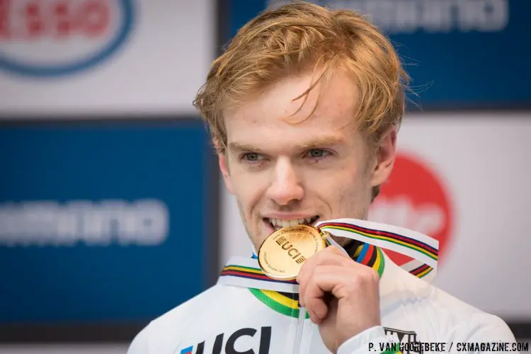 Eli Iserbyt caps his World Cup-winning season with a World title. © Pieter Van Hoorebeke / Cyclocross Magazine