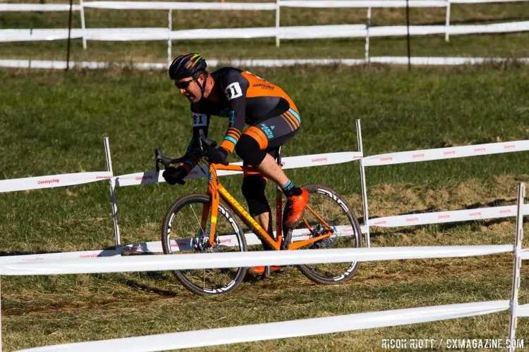 Carving a turn with Justin Robinson. © R. Riott / Cyclocross Magazine