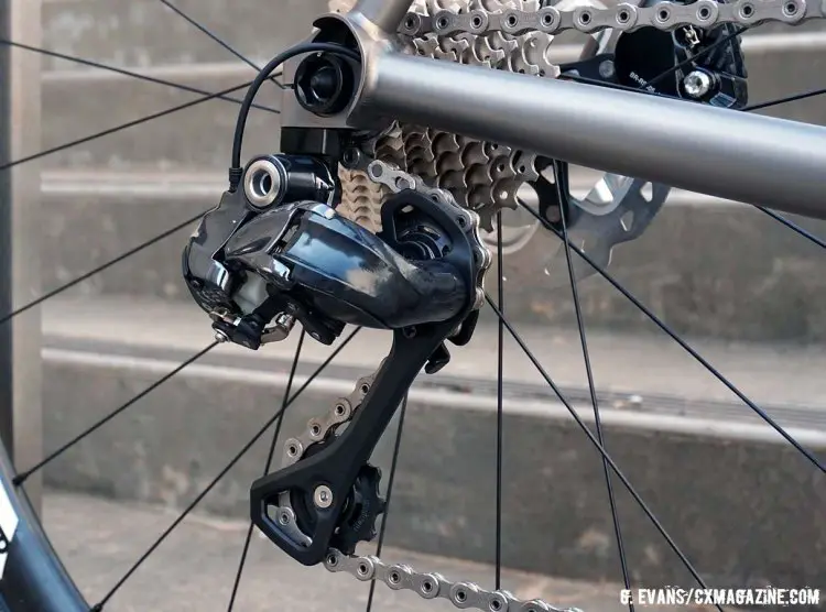 An E-Tube wire runs through the chain-stay, only sneaking out at the very end. © Cyclocross Magazine