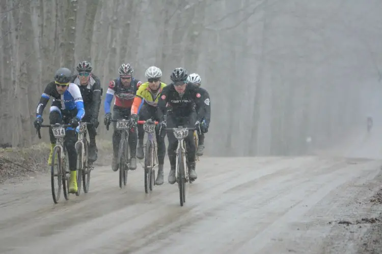 The break as the snow came down. The Lowell 50. © Michael Mielock