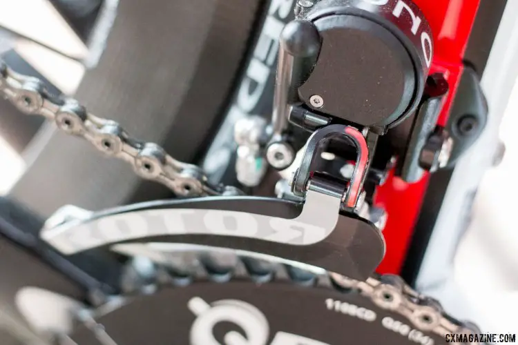 The Uno hydraulic shifting front derailleur offers a trim setting in each chainring configuration, but still rubbed in the largest two cogs when we were in the big (Q-ring) chainring. © Cyclocross Magazine