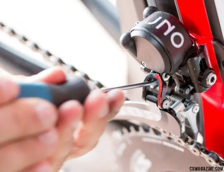 The Uno hydraulic shifting front derailleur, like the rear, offers one limit screw but amount of travel per shift is fixed. © Cyclocross Magazine