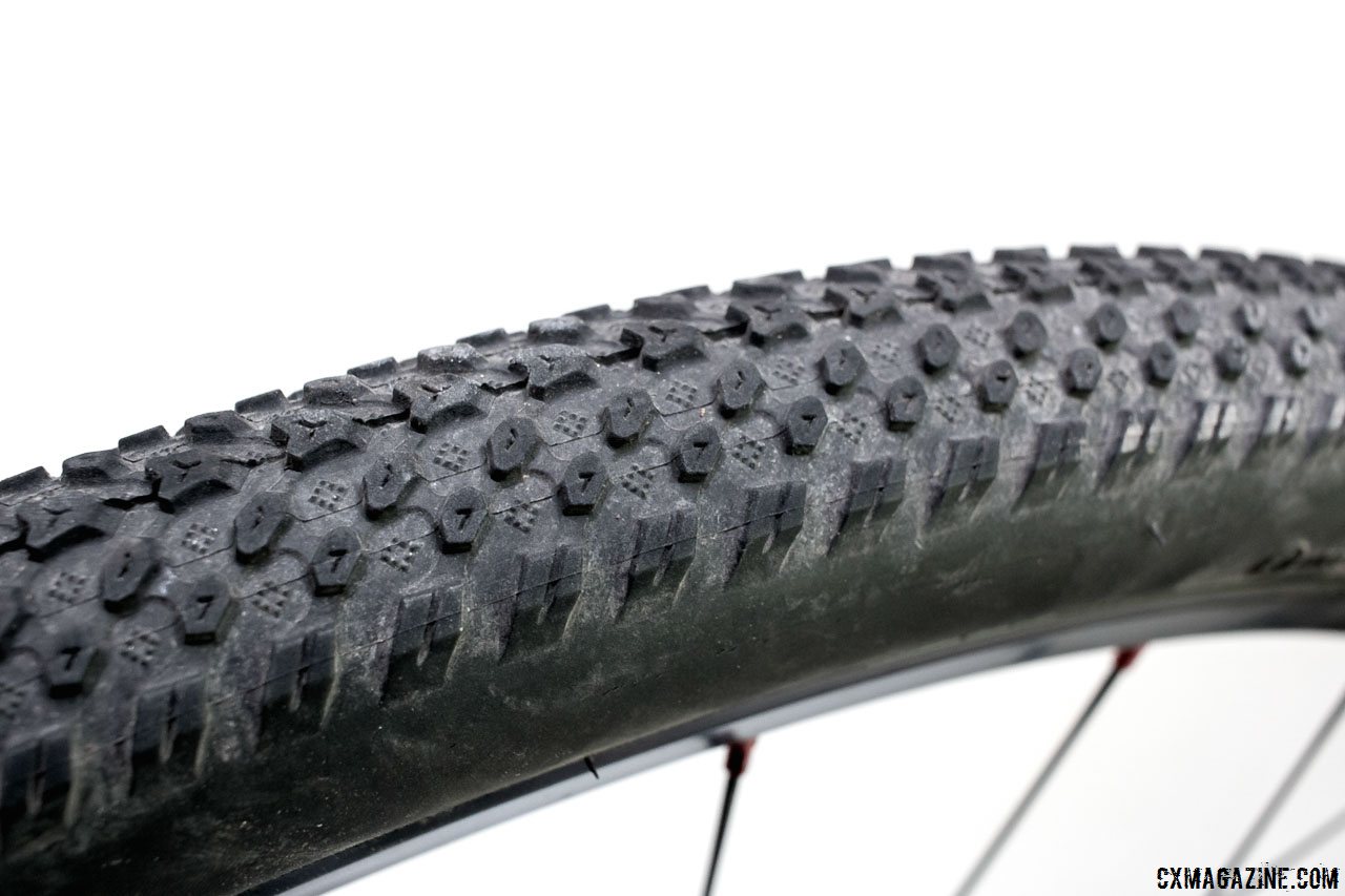 700x38c road tyres