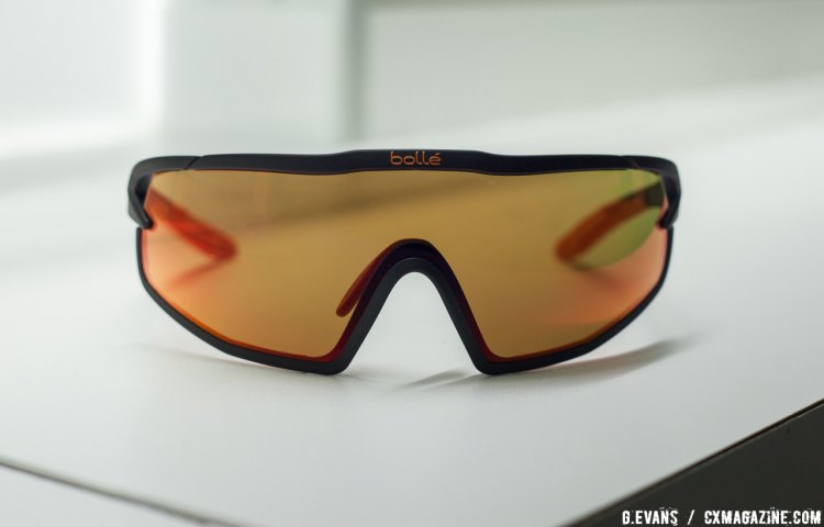The B-Rock is aimed towards off-road use, and is equipped with non-interchangeable Trivex lenses. © Cyclocross Magazine