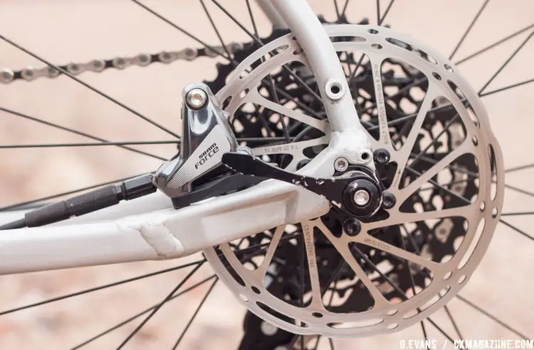 The Jari has a convertible rear axle system that gives riders the flexibility to set the bike up with 12mm thru axles or 135mm QR. © Cyclocross Magazine