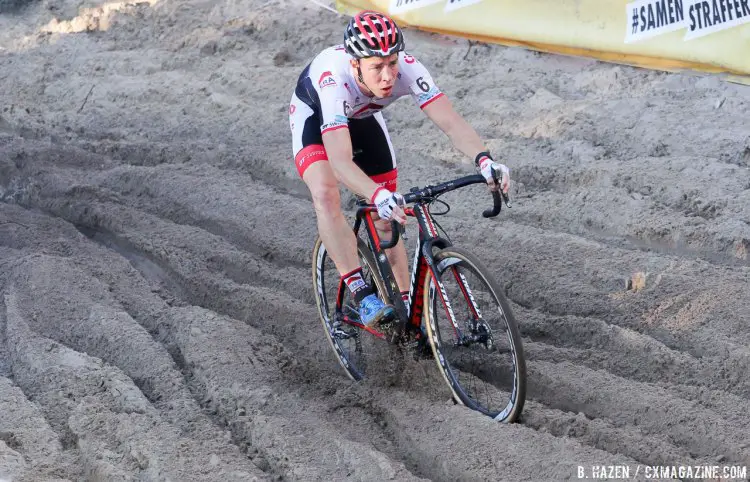 Laurens Sweeck never gave up, and very briefly rejoined the leaders on the final lap. 2016 Superprestige Zonhoven - men's race. © Bart Hazen / Cyclocross Magazine