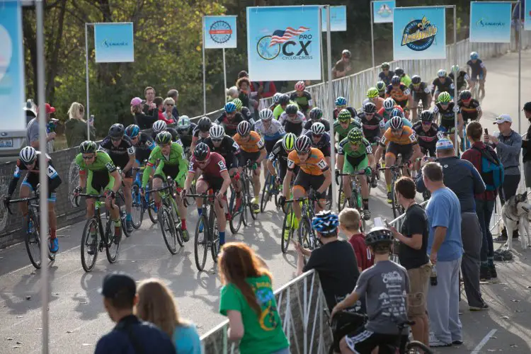 The race for the holeshot, and Louisville fame. Derby City Cup Cyclocross Race Day 1. © Wil Matthews