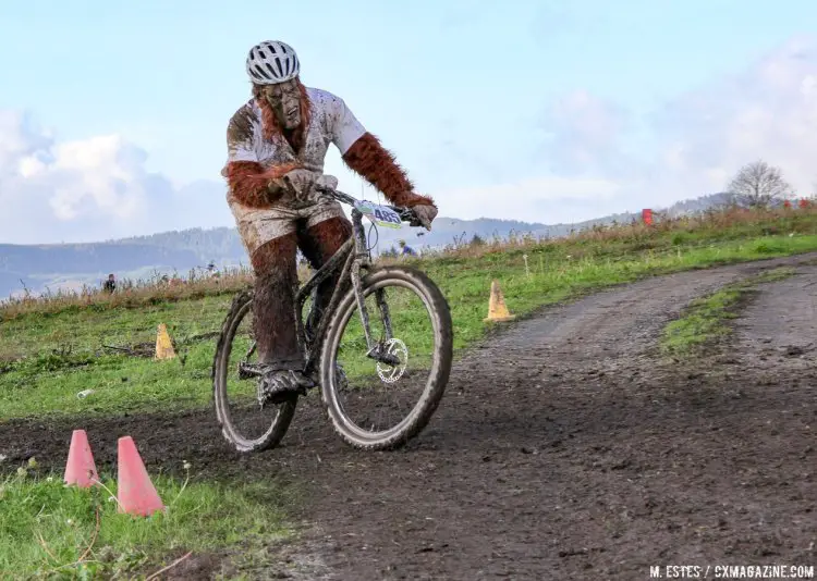 It took a gorilla-sized effort to make the finals. 2016 SSCXWC Men's Finals. © M. Estes / Cyclocross Magazine