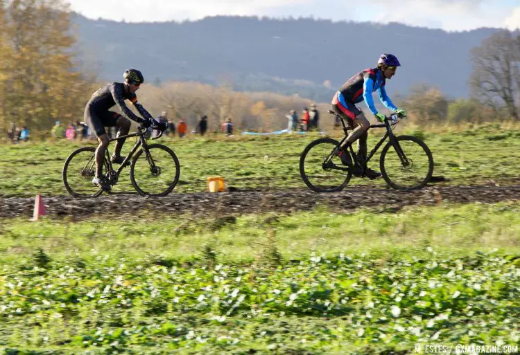 Adam Craig leading Sven Nys up the climb. 2016 SSCXWC Men's Finals. © M. Estes / Cyclocross Magazine