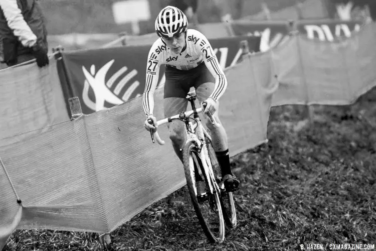 Pidcock in control riding the ruts after reversing his shades. 2016 UCI Cyclocross World Cup Junior Men. © B. Hazen / Cyclocross Magazine