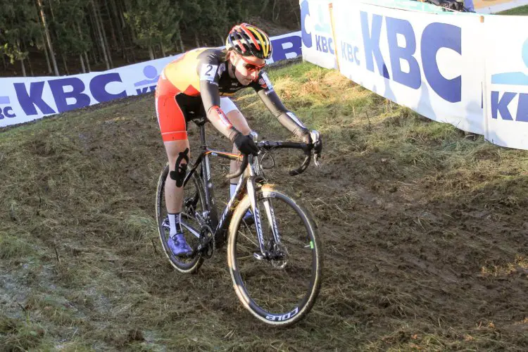 Sanne Cant tried her best to use the technical descents to catch De Jong, but finished 13 seconds back. 2016 Hansgrohe Superprestige Spa-Francorchamps Women. © B. Hazen / Cyclocross Magazine