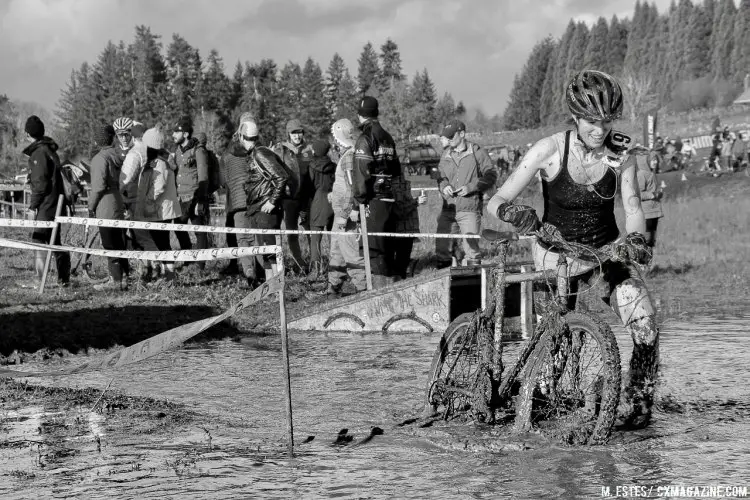 SSCXWC has a history with cesspools, and they dug out a good one for 2016. SSCXWC Women's Finals. © M. Estes / Cyclocross Magazine