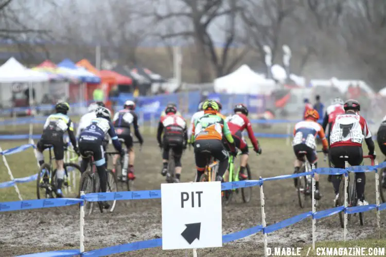 The Women's Collegiate Club race gets underway at the 2017 Cyclocross National Championships on Wednesday in Hartford, Conneticut. ©D. Mable/Cyclocross Magazine