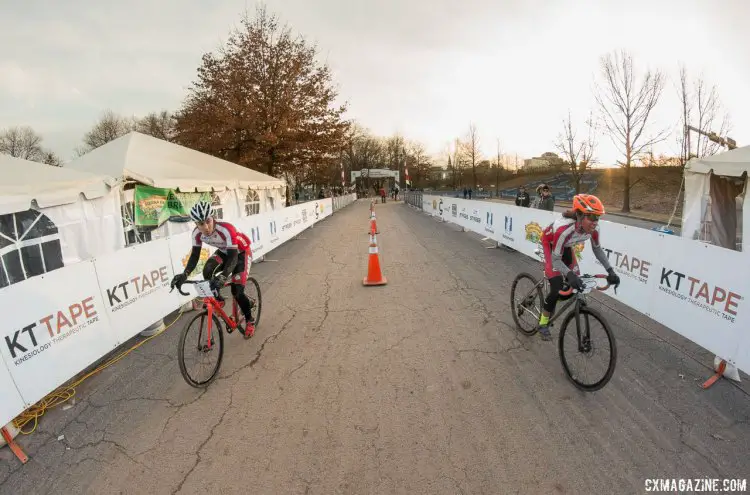 New Mexico taught a class on how to be in sync coming in for an exchange. 2017 Cyclocross National Championships, Collegiate Relay. © A. Yee / Cyclocross Magazine