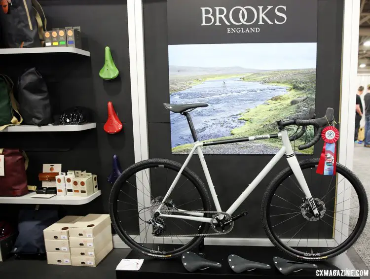 Brooks partenered with Donhou at NAHBS this year and the extra attention from the award-winning bike helped attract enthusiasts to the booth. NAHBS 2017. © C. Fegan-Kim Cyclocross Magazine