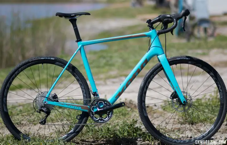The new 2018 carbon Kona Major Jake cyclocross bike pairs a Shimano 105 drivetrain with 505 hydraulic brakes and STI levers and tubeless wheels, but does not come with the Easton AX cockpit or wheels. The Super Jake moves to a SRAM Force 1 group but keeps the same frame. 2017 Sea Otter Classic. © A. Yee / Cyclocross Magazine