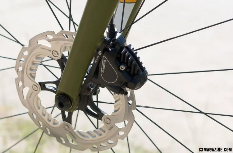 The fork is full carbon and tapered with flat mount disc brakes. © Cyclocross Magazine