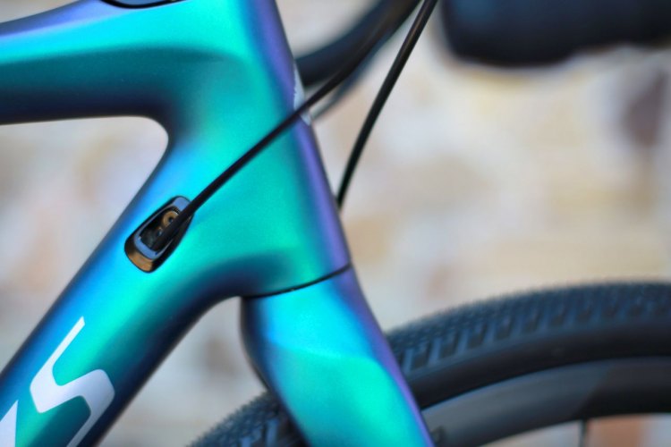 The S'Works Diverge is offered with a satin oil and silver paint scheme. (photo: Specialized)