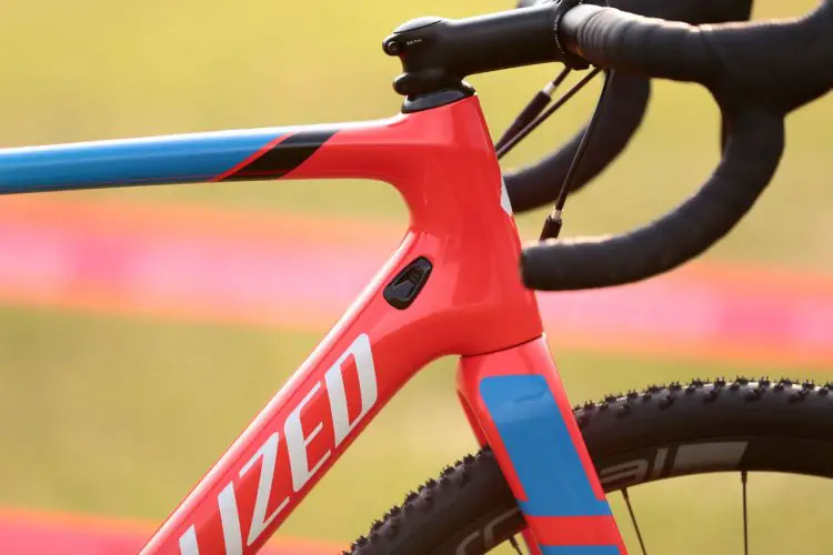The Expert X1 comes in the rocket red, blue and white color scheme shown here and a black, blue, orange and yellow scheme. (photo: Specialized)