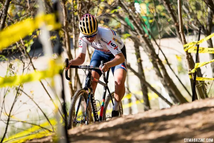 Nikki Brammeier scales the climb. Note the bottle cage. 2017 Trek CX Cup, Friday UCI C2. © J. Curtes / Cyclocross Magazine
