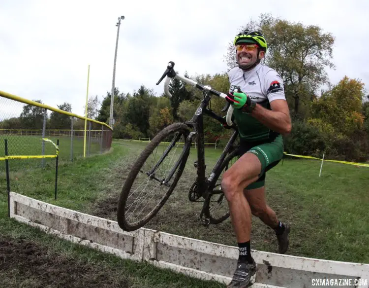 Zachary Redding grits out the barriers. 2017 Fitcherona Cross Omnium - McGaw Park. © Z. Schuster / Cyclocross Magazine