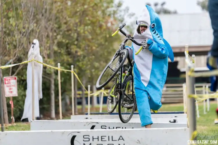 Here comes Sharky! 2017 Surf City Cyclocross © J. Vander Stucken / Cyclocross Magazine