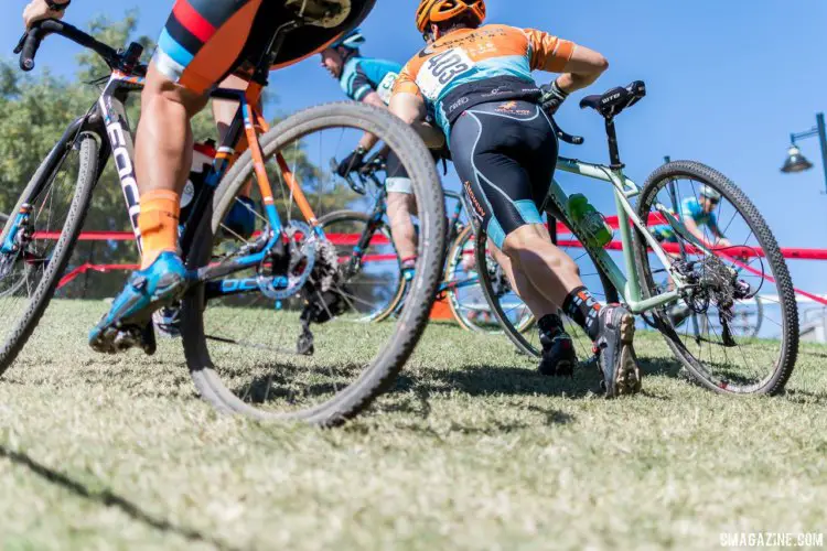 The course provided racers the choice between riding and running in some spots. 2017 West Sacramento GP (Saturday). © J. Vander Stucken / Cyclocross Magazine