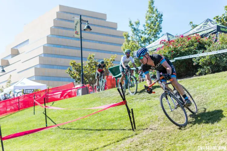 Several office buildings created a backdrop for Saturday's racing. 2017 West Sacramento GP (Saturday). © J. Vander Stucken / Cyclocross Magazine