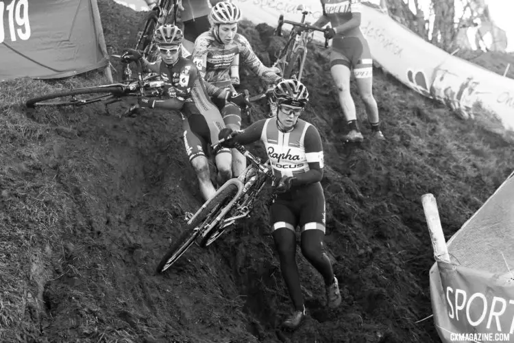 Ellen Noble (Aspire Racing) leads a group of riders down one of the steep descents. 2017 Bogense UCI Cyclocross World Cup. © B. Hazen / Cyclocross Magazine