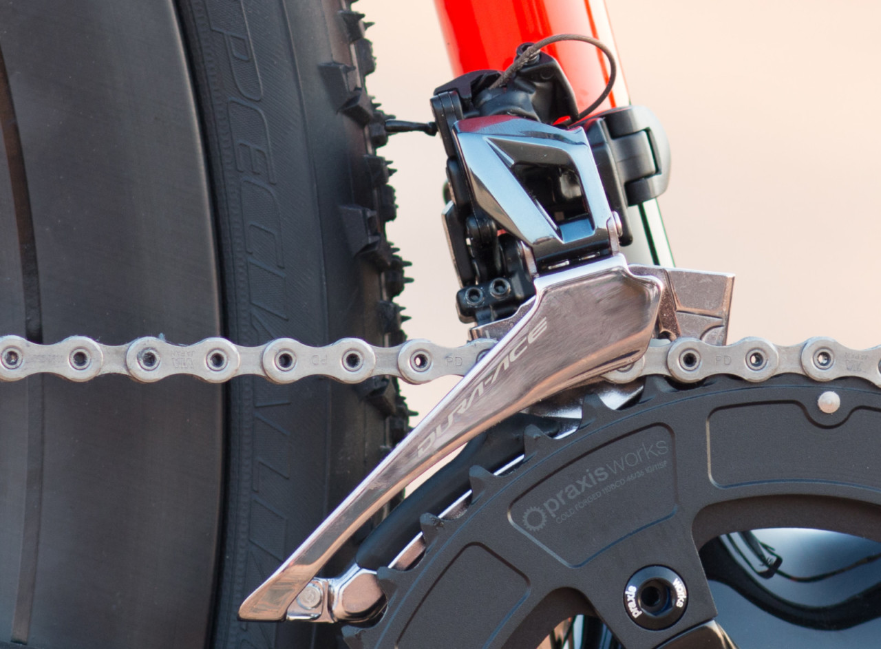 The Dura-Ace 9100 front derailleur has been redesigned eliminate the long arm that would rub against bigger tires. 2018 Specialized S-Works CruX cyclocross bike, with Shimano Dura-Ace 9100. © Cyclocross Magazine