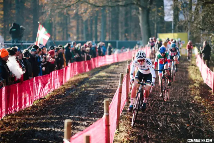 A train of champs: World Champ Sanne Cant leads Italian champ Eva Lechner and U.S. Champ Katie Compton. Elite Women, 2017 Zeven UCI Cyclocross World Cup. © J. Curtes / Cyclocross Magazine