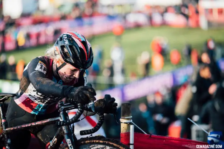 Ellen Noble had tough luck with a dropped chain but found luck and redemption on Sunday at Flandriencross. Elite Women, 2017 Zeven UCI Cyclocross World Cup. © J. Curtes / Cyclocross Magazine