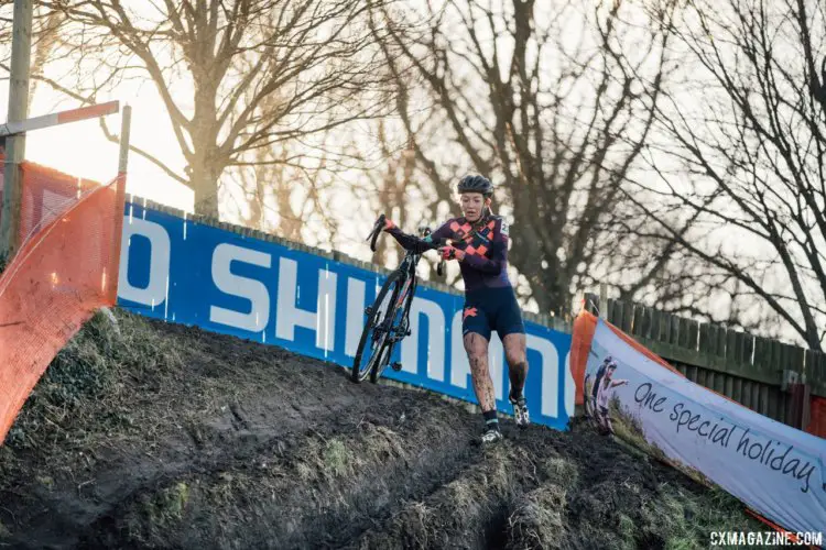 Sophie de Boer dismounts for one of the rutted descents. 2017 Bogense UCI Cyclocross World Cup. © J. Curtes / Cyclocross Magazine