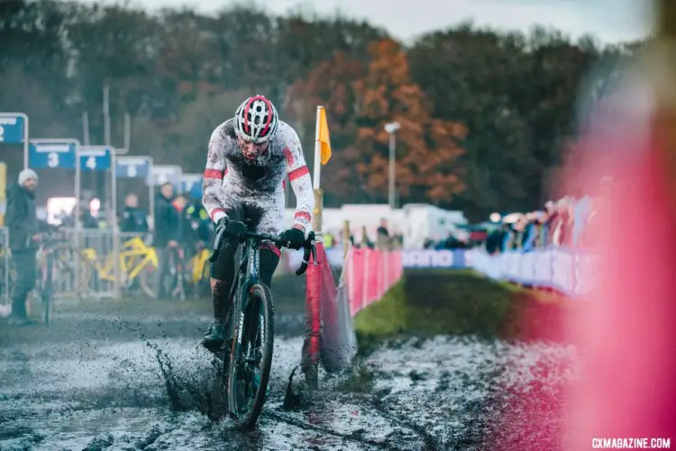 Mathieu van der Poel fought back against his rivals and the conditions to finish second after an early mechanical. Elite Men, 2017 Zeven UCI Cyclocross World Cup. © J.Curtes / Cyclocross Magazine