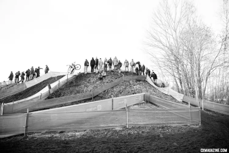 Course designers took advantage of the elevation at the venue. Elite Men, 2017 Zeven UCI Cyclocross World Cup. © J.Curtes / Cyclocross Magazine