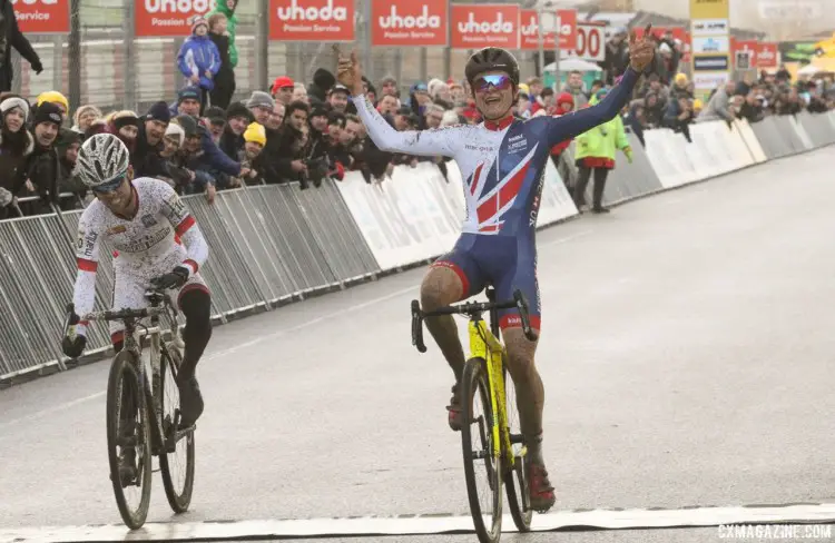 The thrill of victory and the agony of defeat. 2017 World Cup Zolder. © B. Hazen / Cyclocross Magazine